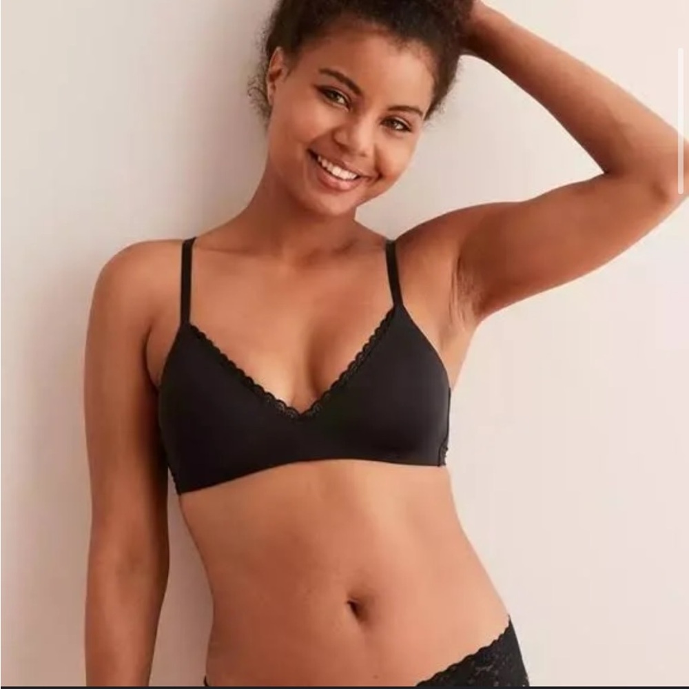Aerie Real Happy Wireless Lightly Lined Bra in Black
